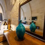 Design Cave 4*
