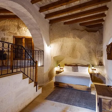 Design Cave Hotel 2*