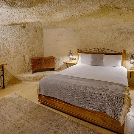 Design Cave Hotel 2*