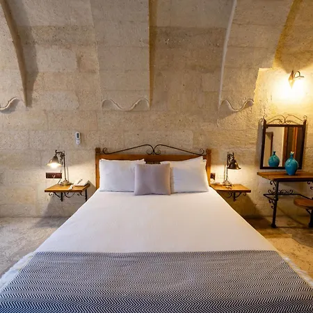 Design Cave Hotel 4*