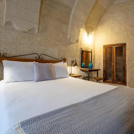 Hotel Design Cave 4*