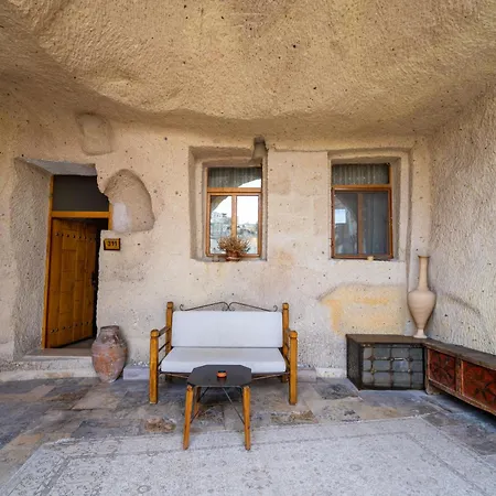 Hotel Design Cave 4*