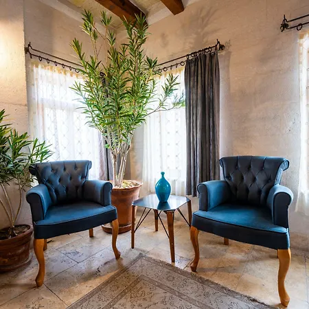 فندق Design Cave