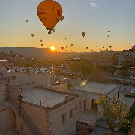 Design Cave Hotel 2*