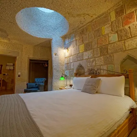 Design Cave Hotel 2*