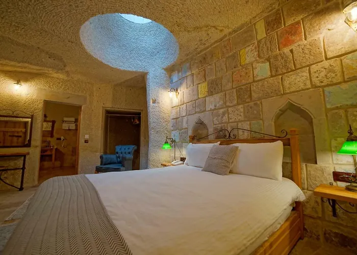 Design Cave Hotel 2*